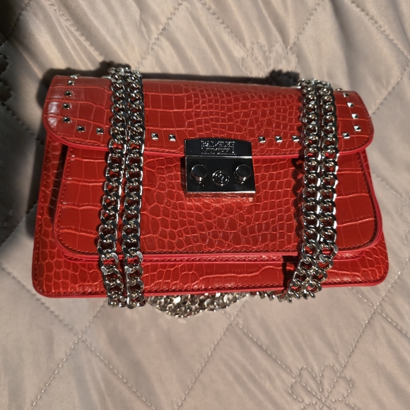 Red Croc-Embossed BAGLEY With Studs And Silver Shoulder Or Cross Body Chain - Picture 6 of 11